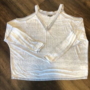 3/4 top with cutout shoulders